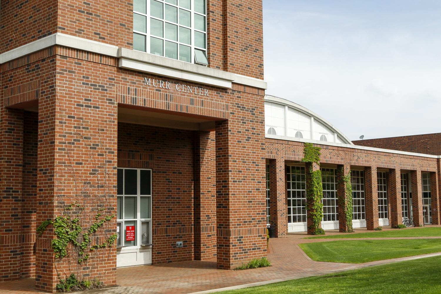 The Murr Center holds the Harvard Athletics's administrative offices, as well as squash and tennis facilities.